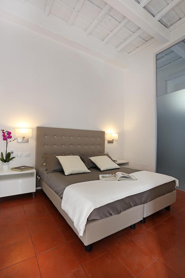 Domus Croce Bed & Breakfast โรม ภายนอก รูปภาพ