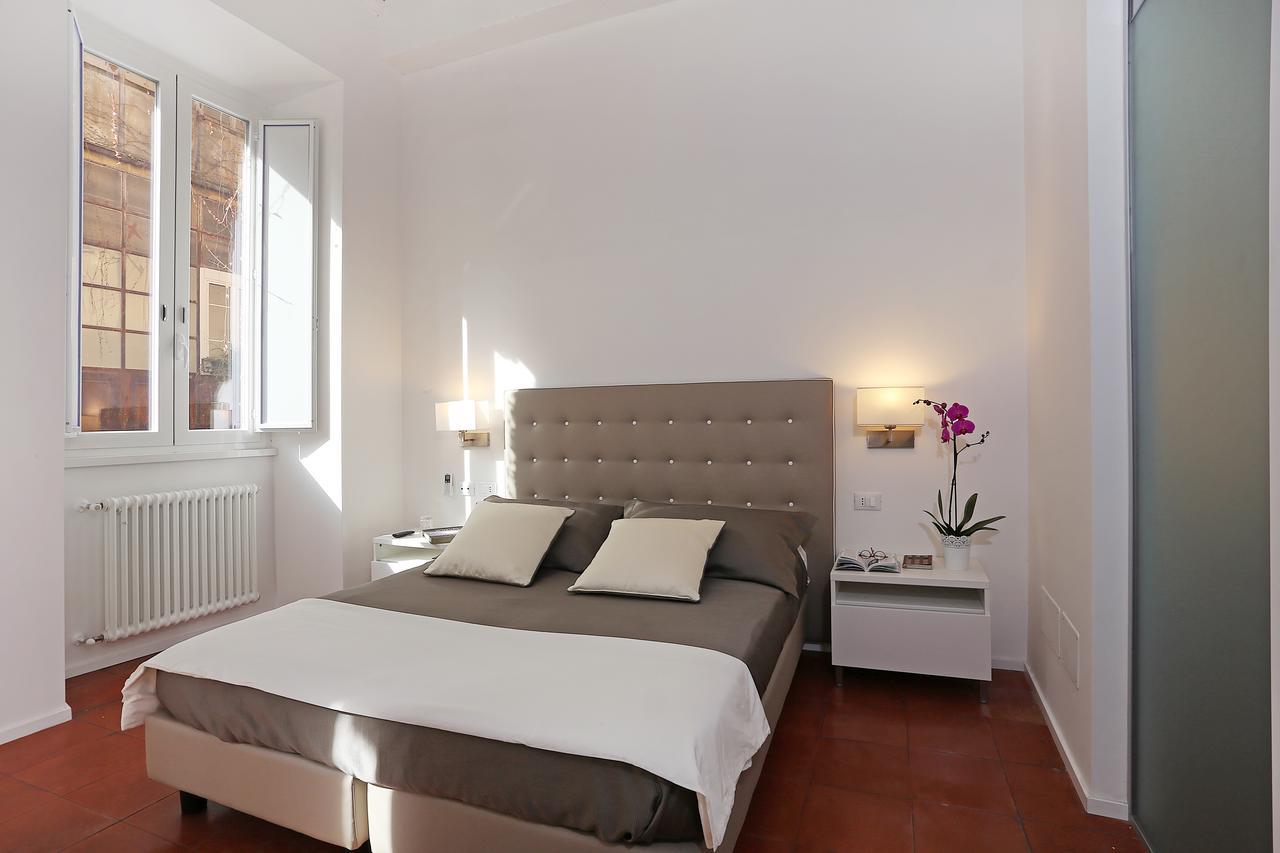 Domus Croce Bed & Breakfast โรม ภายนอก รูปภาพ