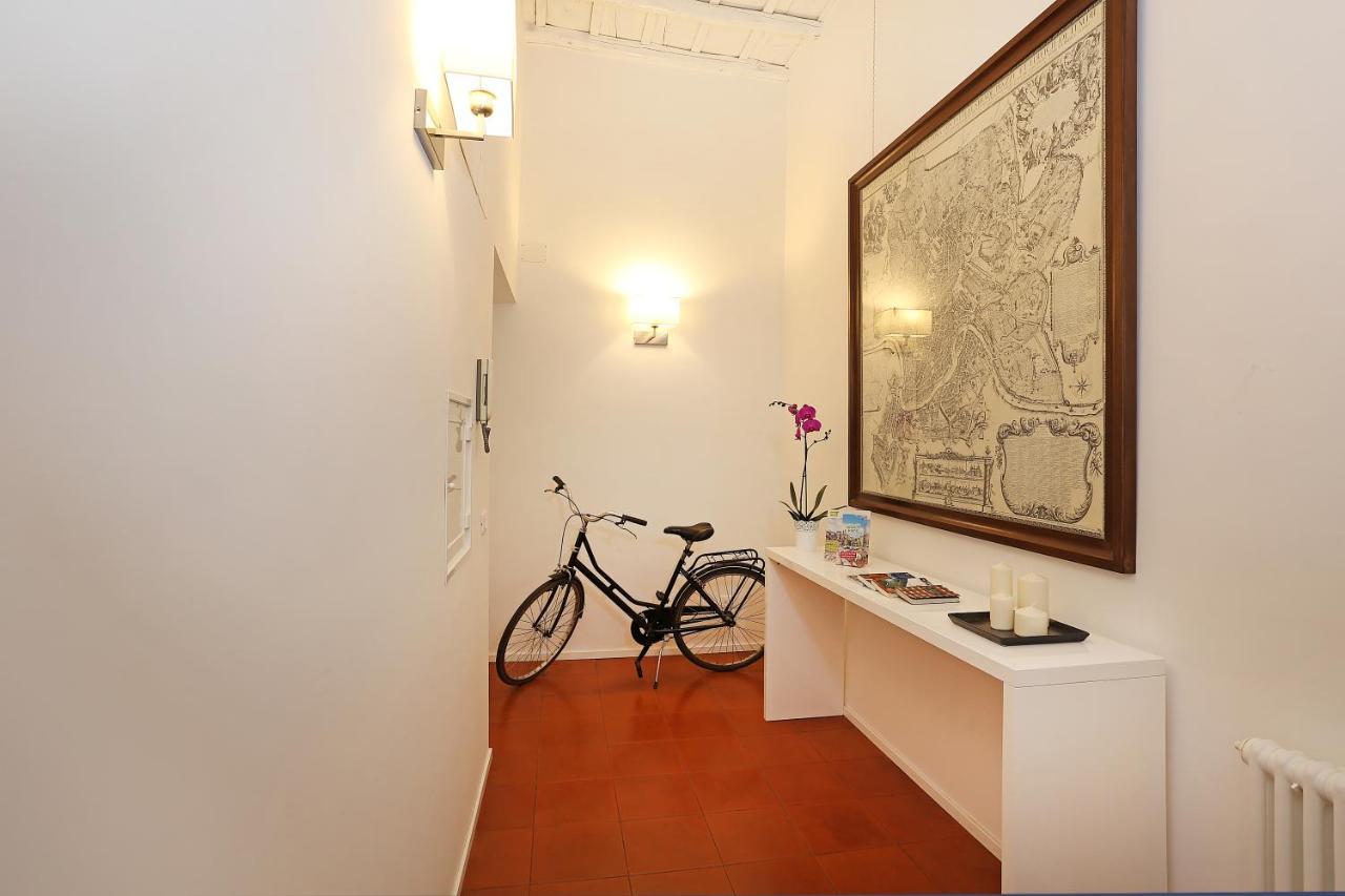 Domus Croce Bed & Breakfast โรม ภายนอก รูปภาพ